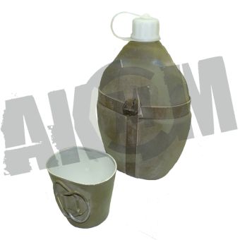 Фляжка полевая армейская ТЕРМО 0,7 л  пластик (ГДР)  в СНГ фото