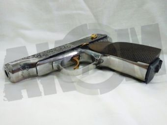 Пистолет пневматический МР-654К ПОДАРОЧНЫЙ вариант БЕЛЫЙ ПРЕМИУМ гравировка, рукоятка орех, кал. 4,5 мм, в кейсе пластик в СНГ фото